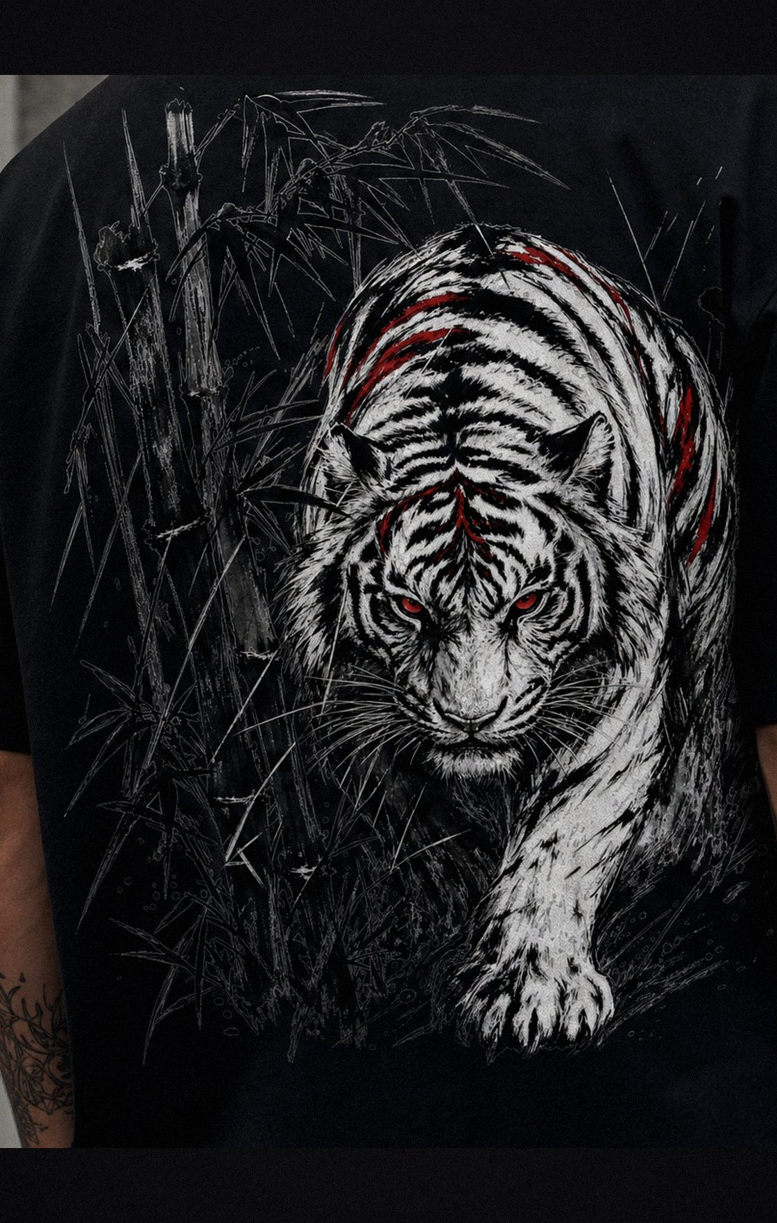Full white tiger back print on black heavy tee